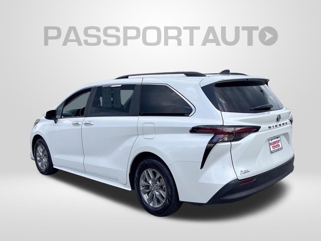 2026 Toyota Sienna XLE 8 Passenger
