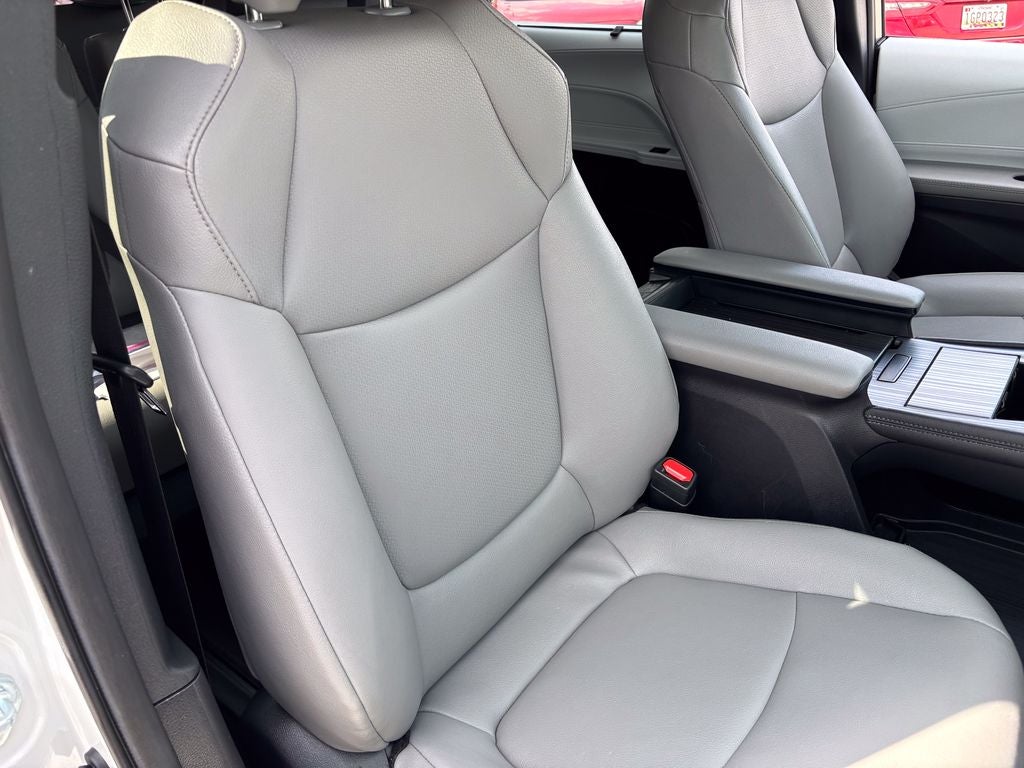 2026 Toyota Sienna XLE 8 Passenger