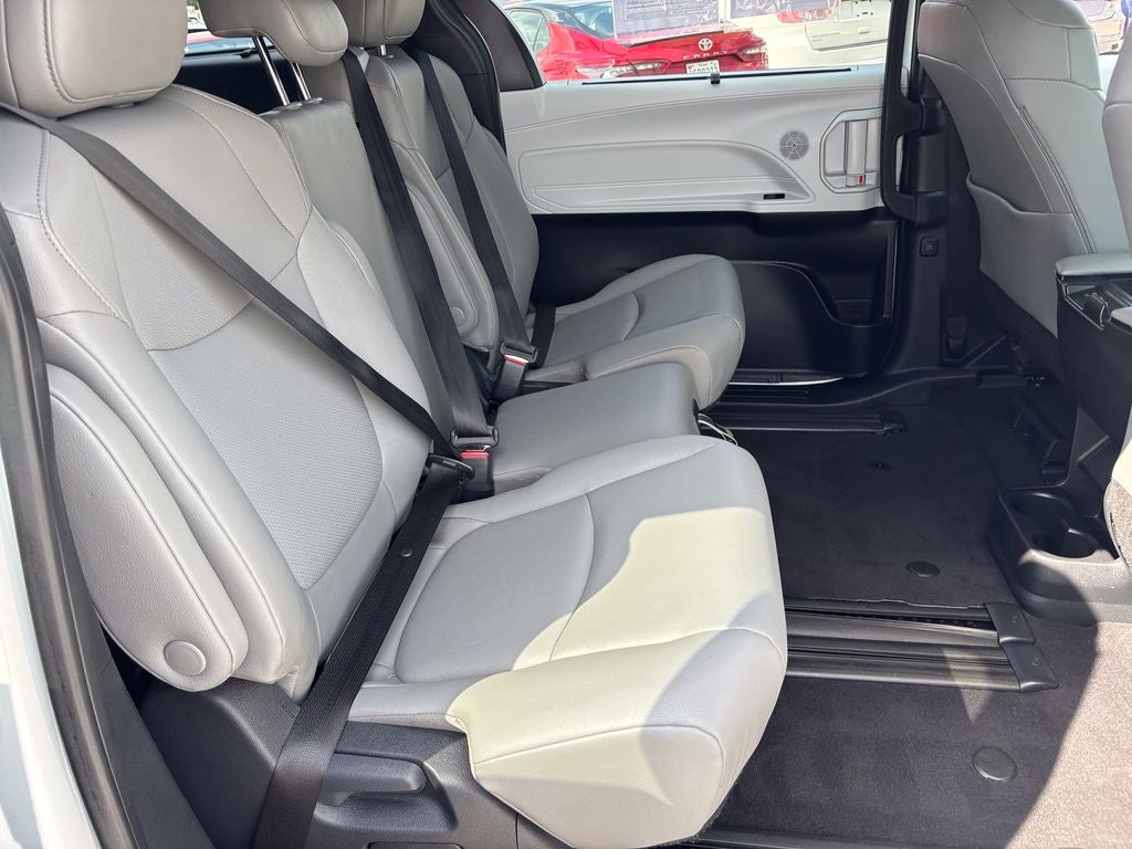 2026 Toyota Sienna XLE 8 Passenger