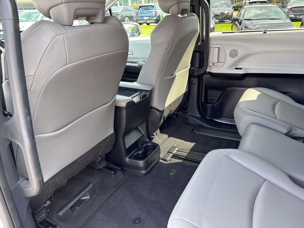 2026 Toyota Sienna XLE 8 Passenger