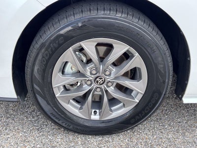 2026 Toyota Sienna XLE 8 Passenger