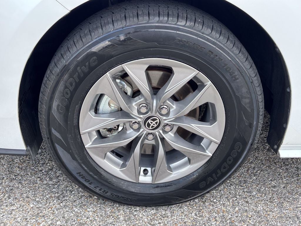 2026 Toyota Sienna XLE 8 Passenger