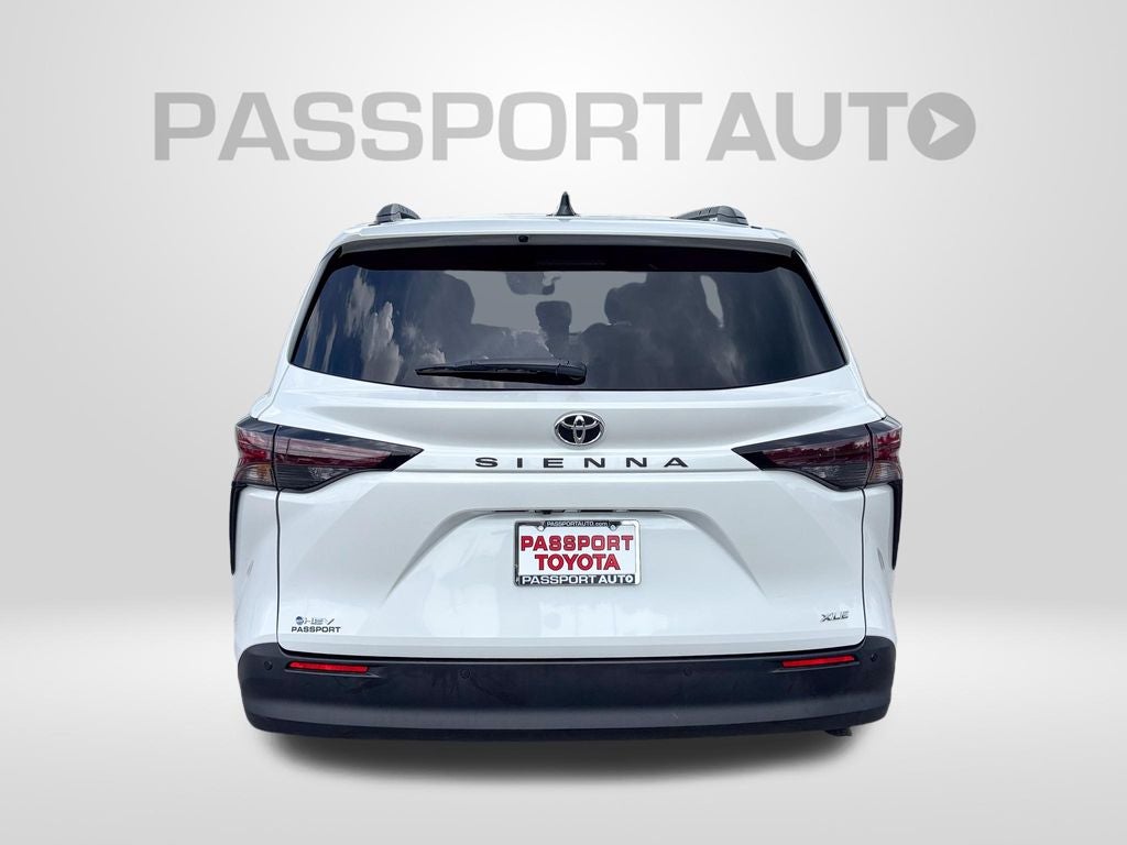 2026 Toyota Sienna XLE 8 Passenger