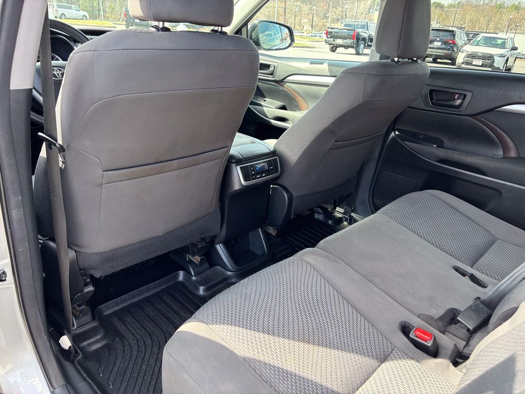 2016 Toyota Highlander LE