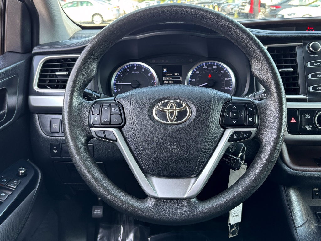 2019 Toyota Highlander LE