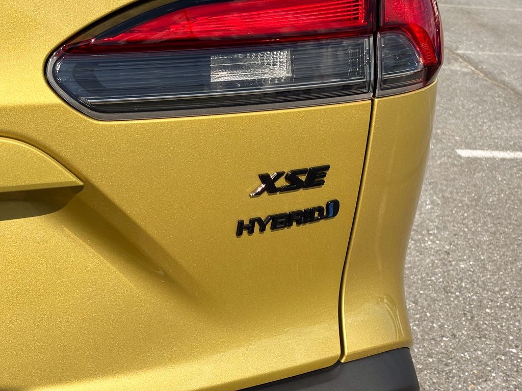 2023 Toyota Corolla Cross Hybrid XSE