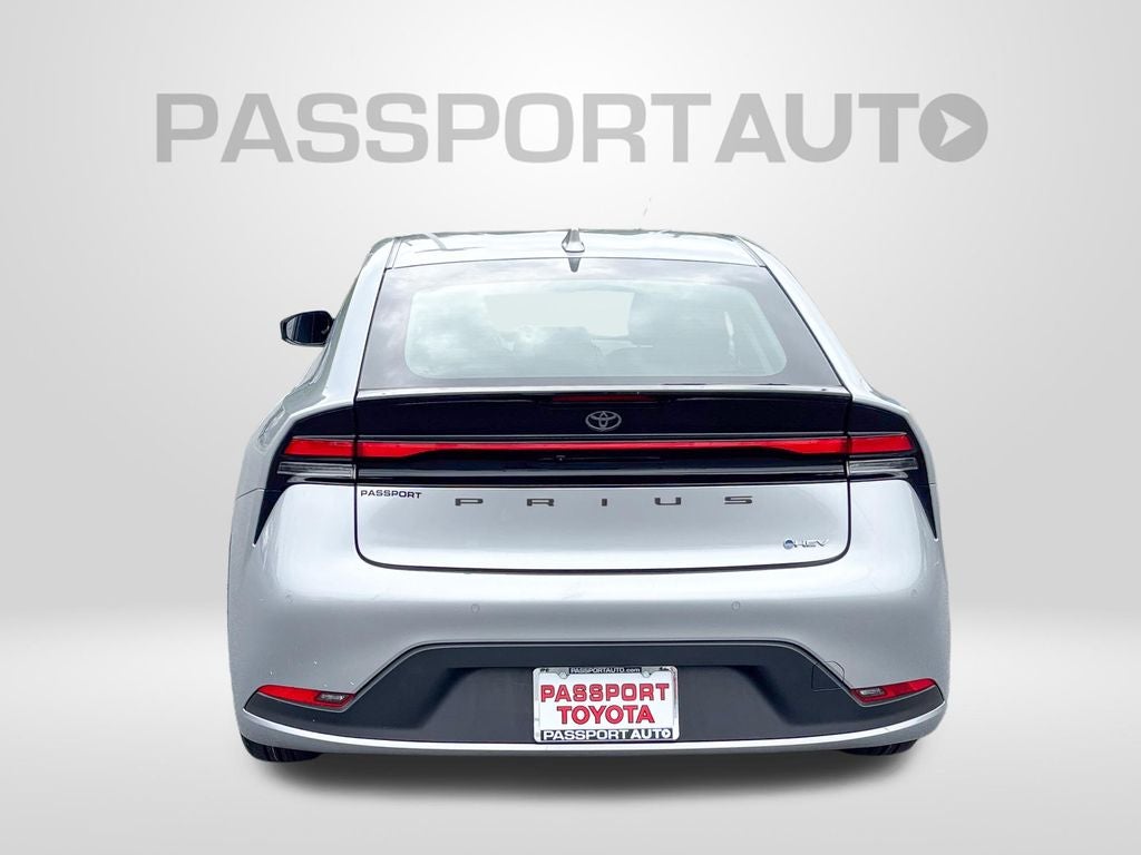 2025 Toyota Prius LE