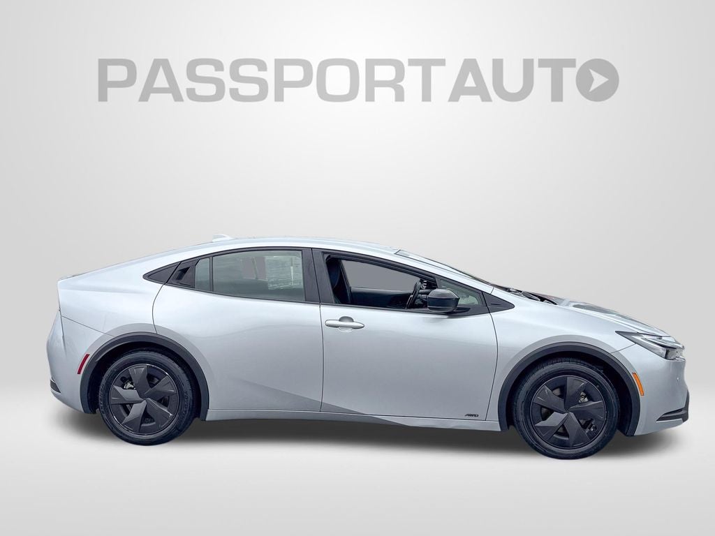 2025 Toyota Prius LE