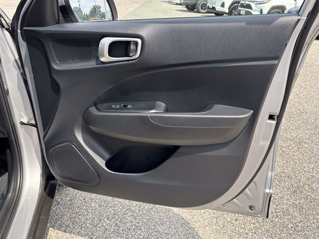 2025 Hyundai Venue SE