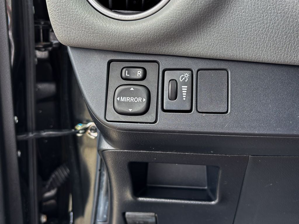 2015 Toyota Yaris LE